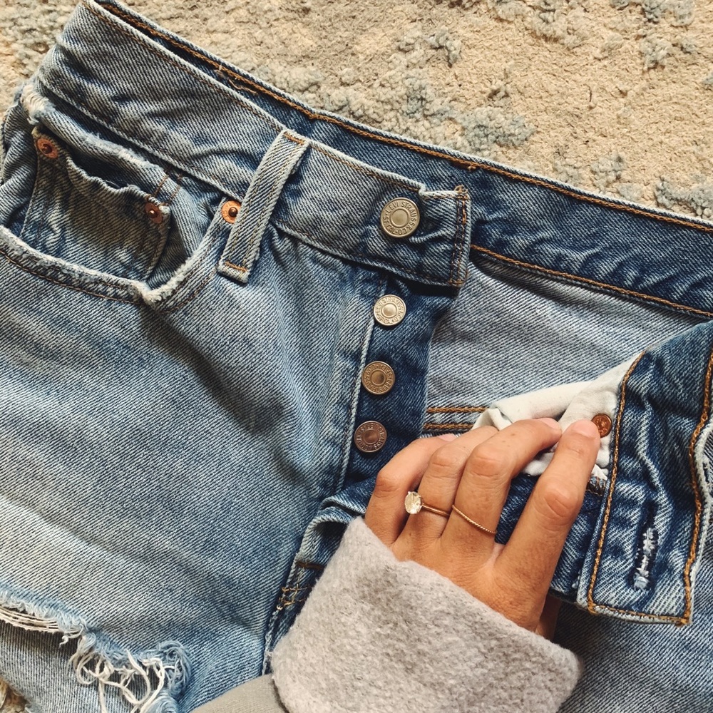 Levi’s shorts, size 25